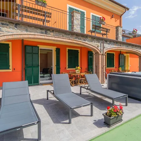 045b - Moderna 02-24e Con Vasca Idromassaggio In Giardino, Solo 15 Minuti Da Mare E - Posto Auto Gratuito アパート *