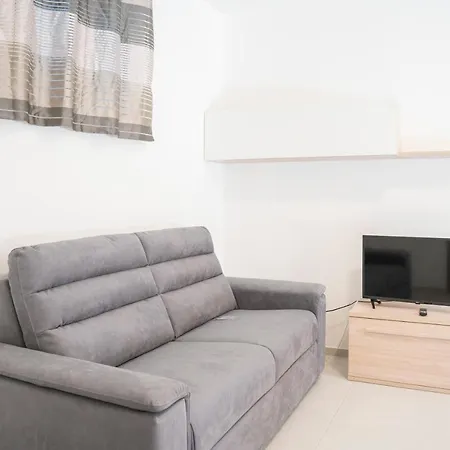 045b - Moderna 02-24e Con Vasca Idromassaggio In Giardino, Solo 15 Minuti Da Mare E - Posto Auto Gratuito Apartmán
