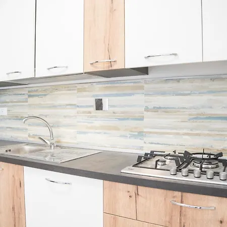 Apartmán 045b - Moderna 02-24e Con Vasca Idromassaggio In Giardino, Solo 15 Minuti Da Mare E - Posto Auto Gratuito *