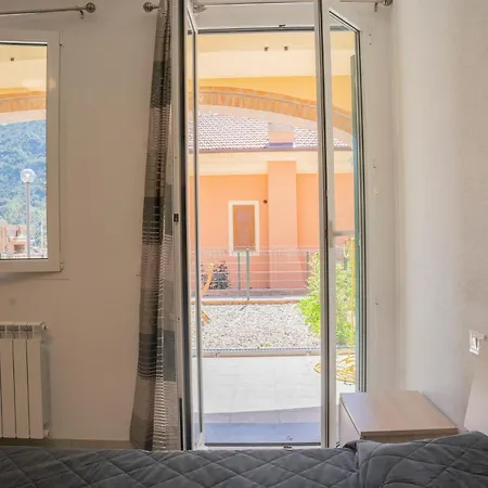 045b - Moderna 02-24e Con Vasca Idromassaggio In Giardino, Solo 15 Minuti Da Mare E - Posto Auto Gratuito * San Lazzaro (Genoa)