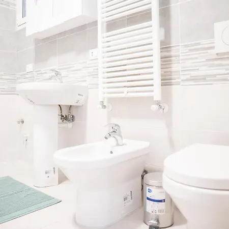 045b - Moderna 02-24e Con Vasca Idromassaggio In Giardino, Solo 15 Minuti Da Mare E - Posto Auto Gratuito Apartmán *