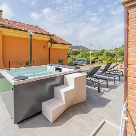 045b - Moderna 02-24e Con Vasca Idromassaggio In Giardino, Solo 15 Minuti Da Mare E - Posto Auto Gratuito Apartmán
